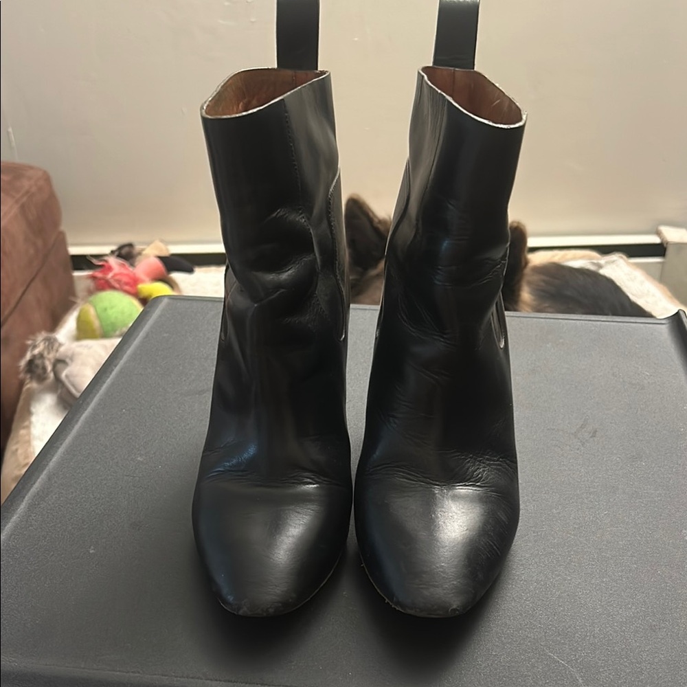 Chloé | Leather Ankle Boots, Made in Italy ***flaw on heel hence price